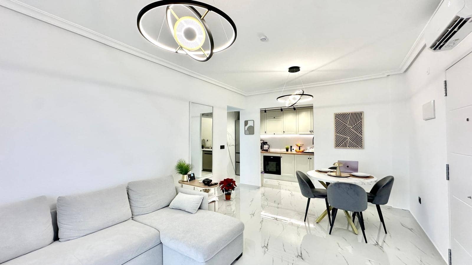 1 chambre Bungalow à vendre à Orihuela Costa avec piscine - 162 000 € (Ref: 9589576)