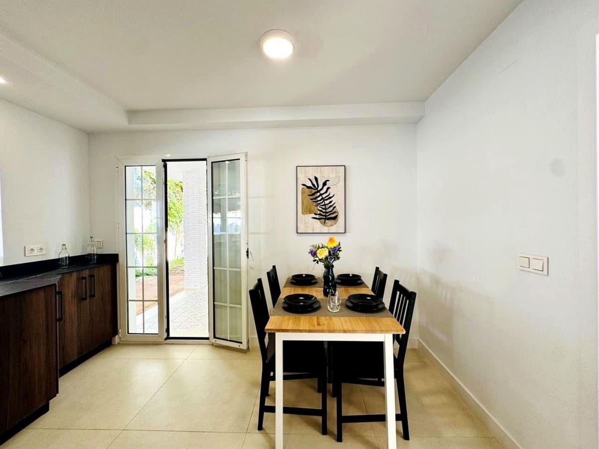 3 bedroom Villa for sale in Mijas with pool - € 1,380,000 (Ref: 9589617)