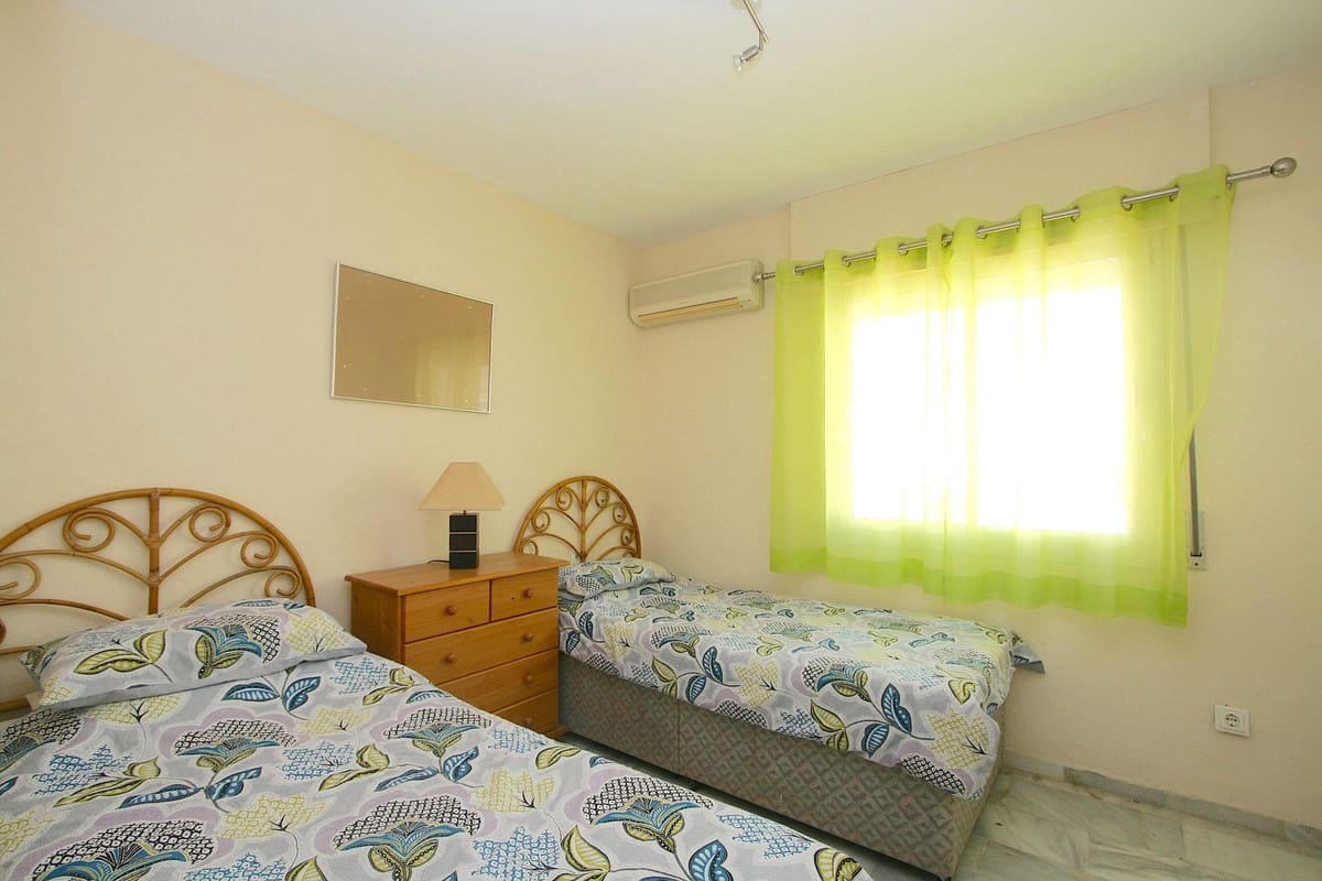 2 bedroom Villa for sale in Cerro del Aguila with pool - € 295,000 (Ref: 9589628)