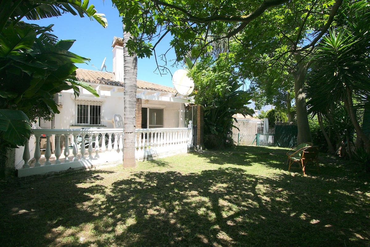 2 bedroom Villa for sale in Cerro del Aguila with pool - € 295,000 (Ref: 9589628)