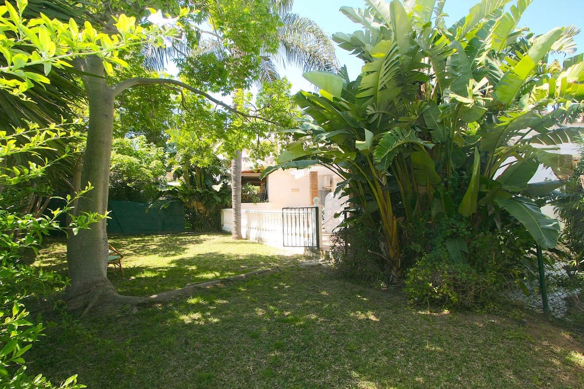 2 bedroom Villa for sale in Cerro del Aguila with pool - € 295,000 (Ref: 9589628)