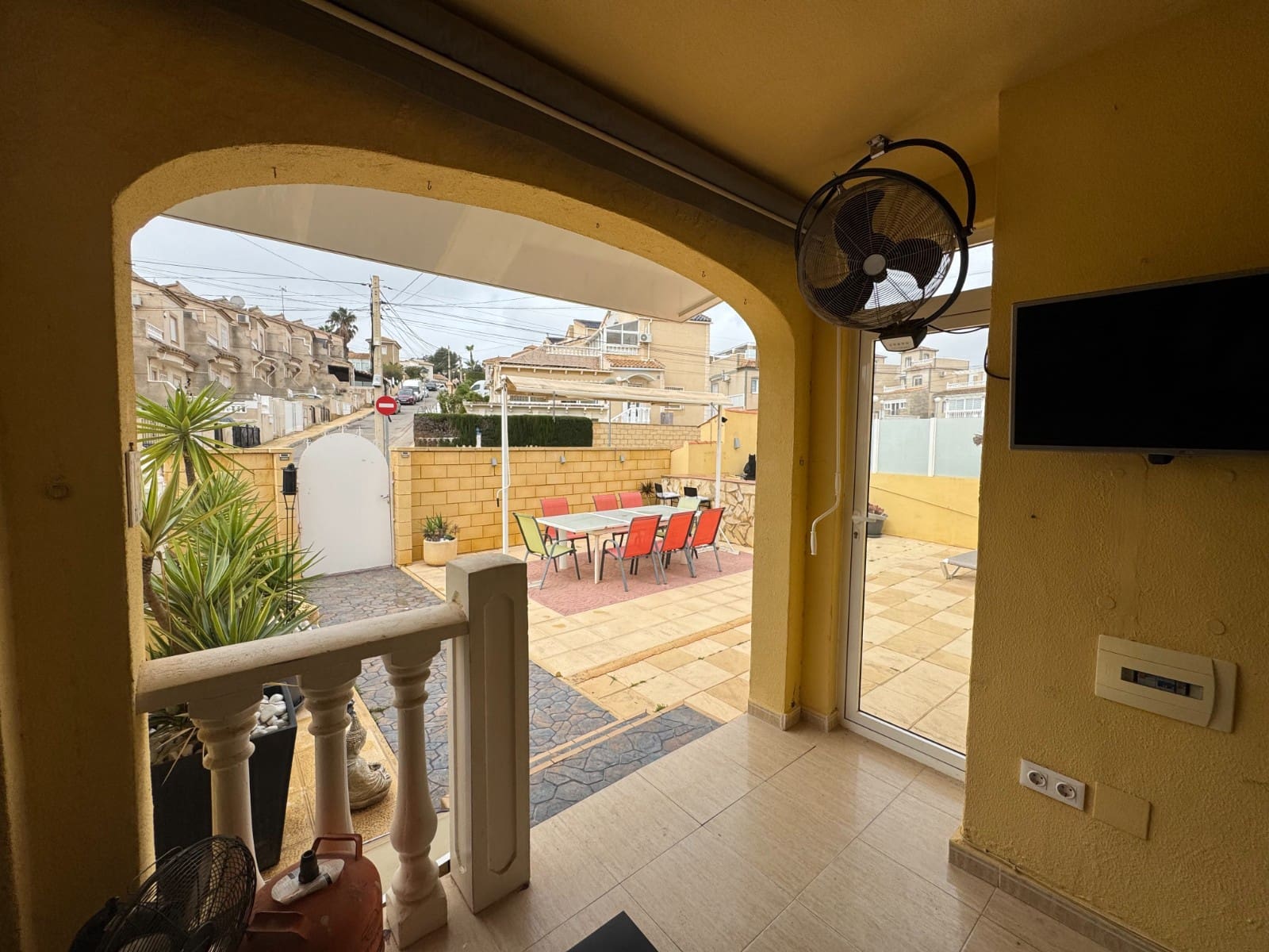 4 Zimmer Apartment zu verkaufen in San Miguel de Salinas mit Pool - 179.995 € (Ref: 9589630)