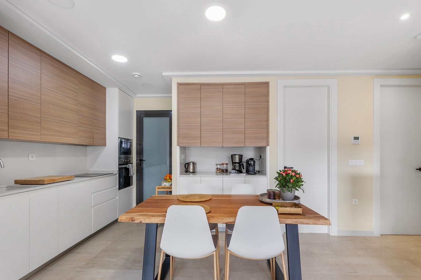 Apartamento de 2 habitaciones en Torrevieja en venta con piscina - 295.000 € (Ref: 9589643)