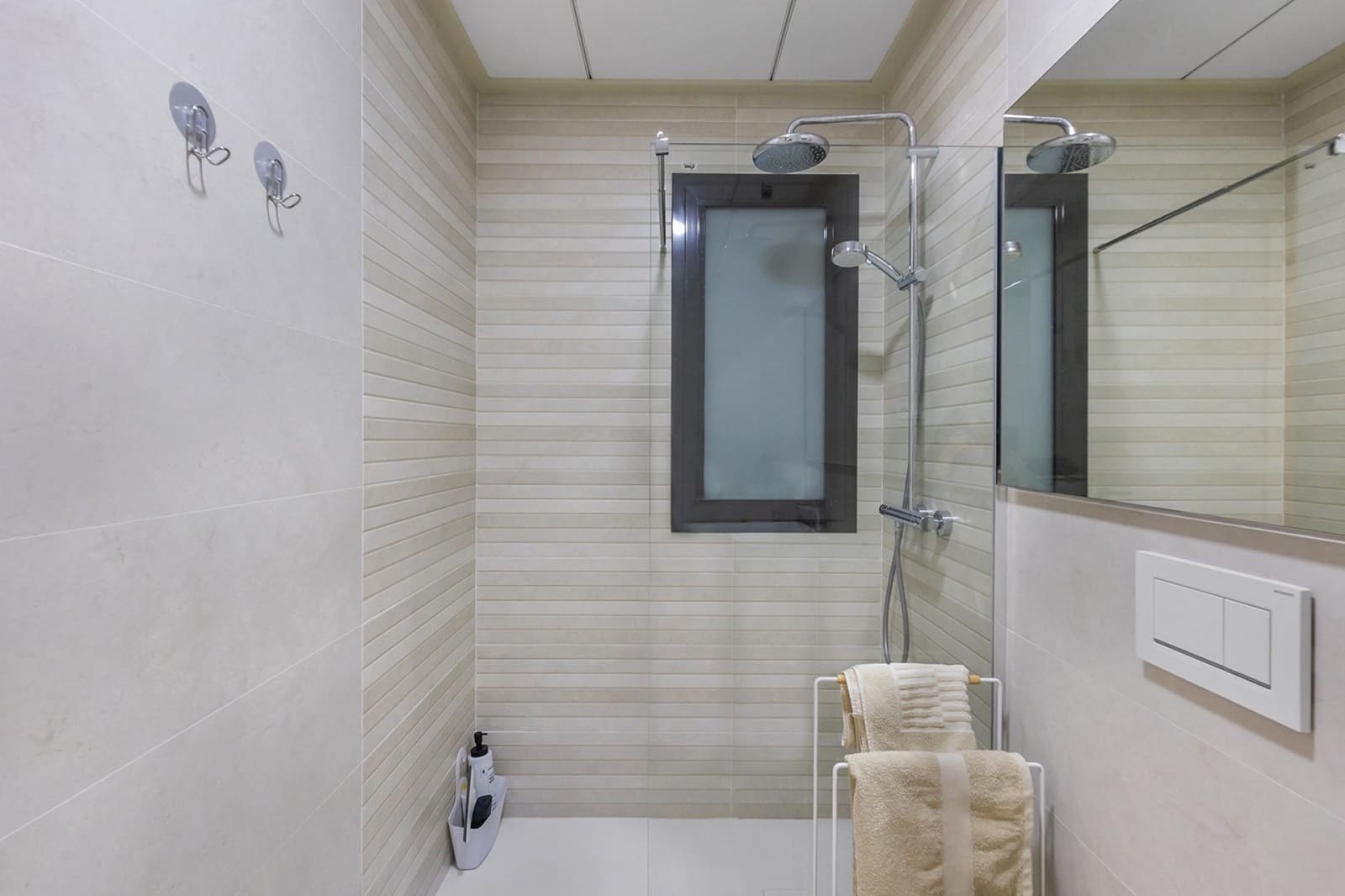 Apartamento de 2 habitaciones en Torrevieja en venta con piscina - 295.000 € (Ref: 9589643)