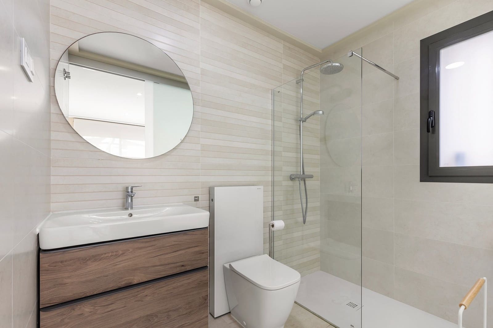 Apartamento de 2 habitaciones en Torrevieja en venta con piscina - 295.000 € (Ref: 9589643)