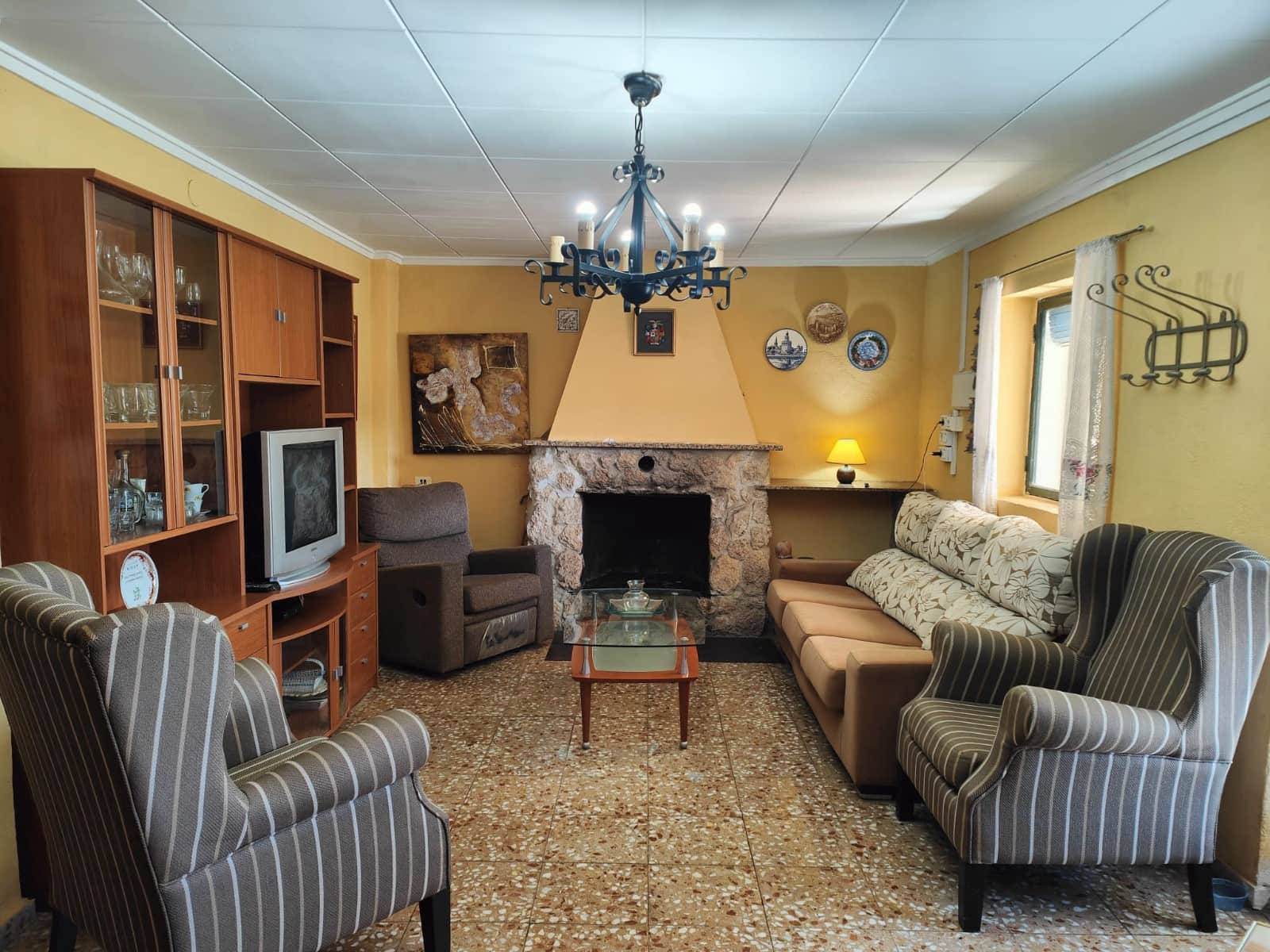 4 bedroom Finca/Country House for sale in Yecla with pool garage - € 210,000 (Ref: 9589645)