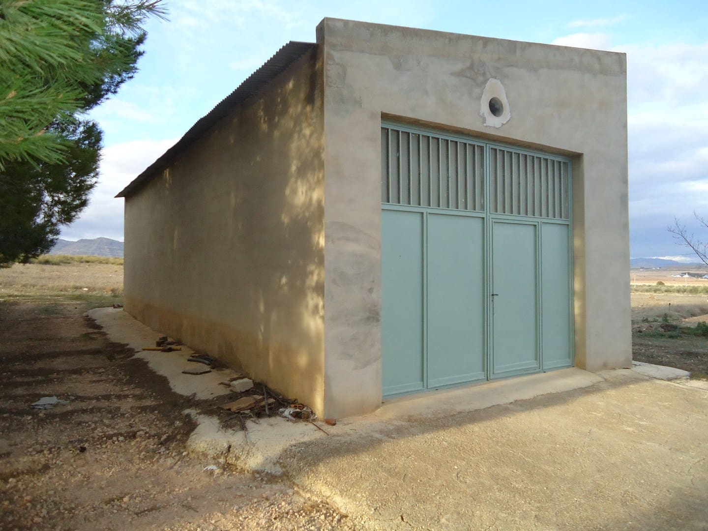 4 bedroom Finca/Country House for sale in Yecla with pool garage - € 210,000 (Ref: 9589645)