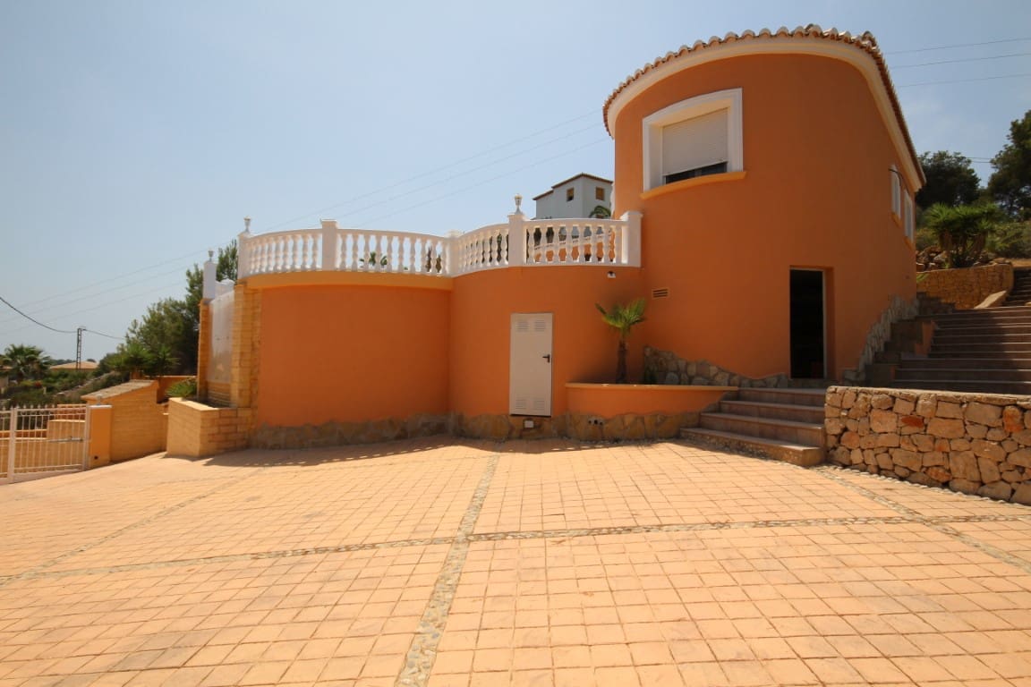 3 soveværelse Villa til salg i Javea / Xabia med swimmingpool - € 625.000 (Ref: 9589678)