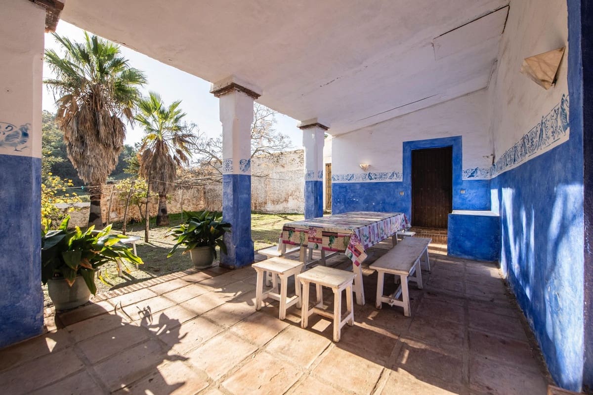 16 soveværelse Finca/Landehus til salg i Malaga by med swimmingpool - € 2.650.000 (Ref: 9589696)