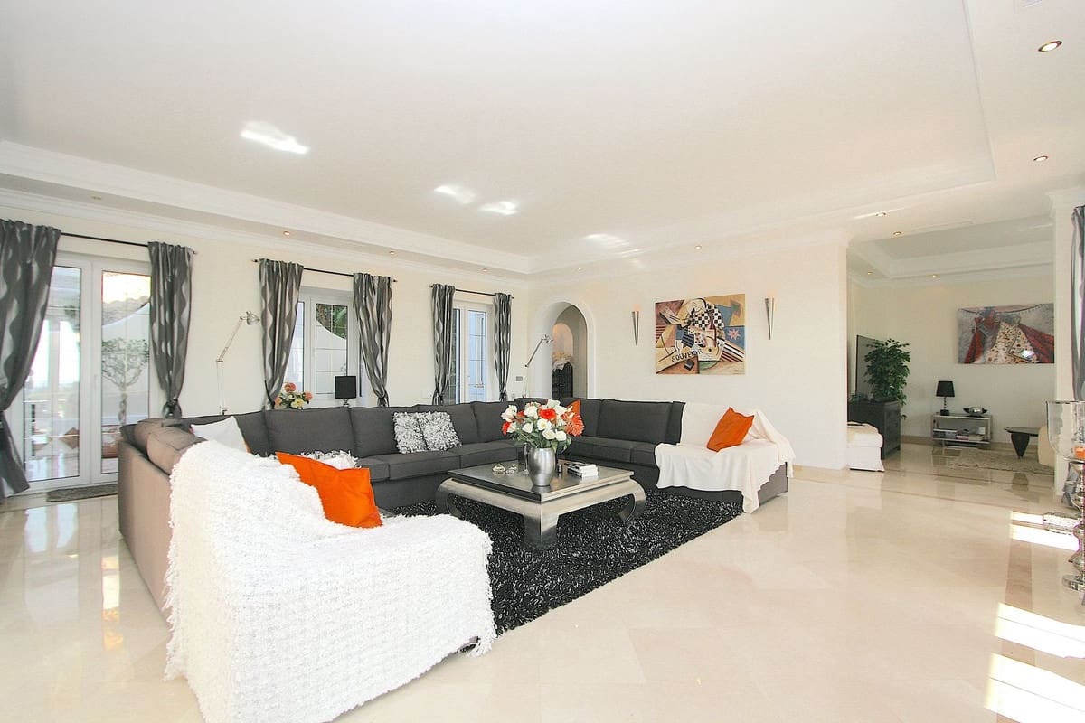4 bedroom Villa for sale in Mijas with pool - € 1,850,000 (Ref: 9589698)
