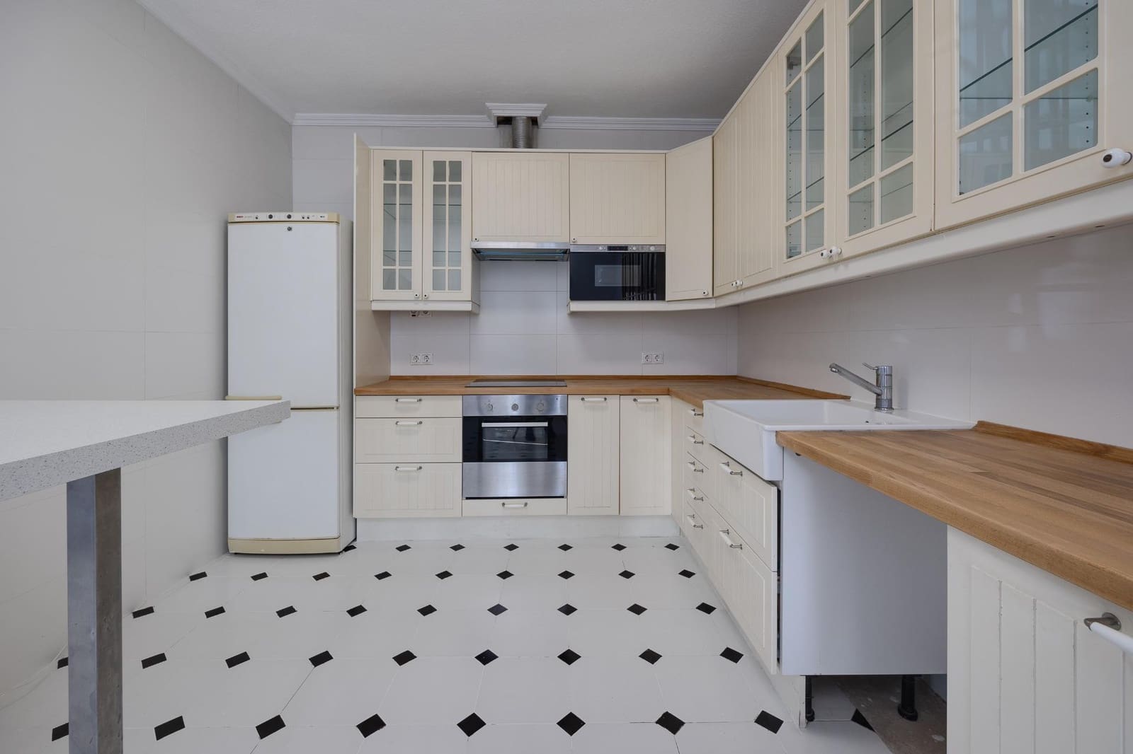 3 sypialnia Willa na sprzedaż w Torrevieja z basenem - 380 000 € (Ref: 9589746)