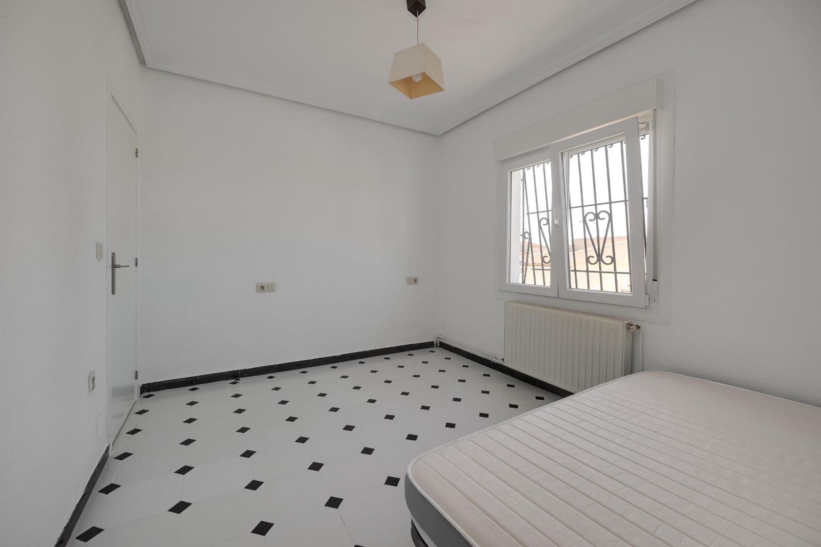 3 sypialnia Willa na sprzedaż w Torrevieja z basenem - 380 000 € (Ref: 9589746)