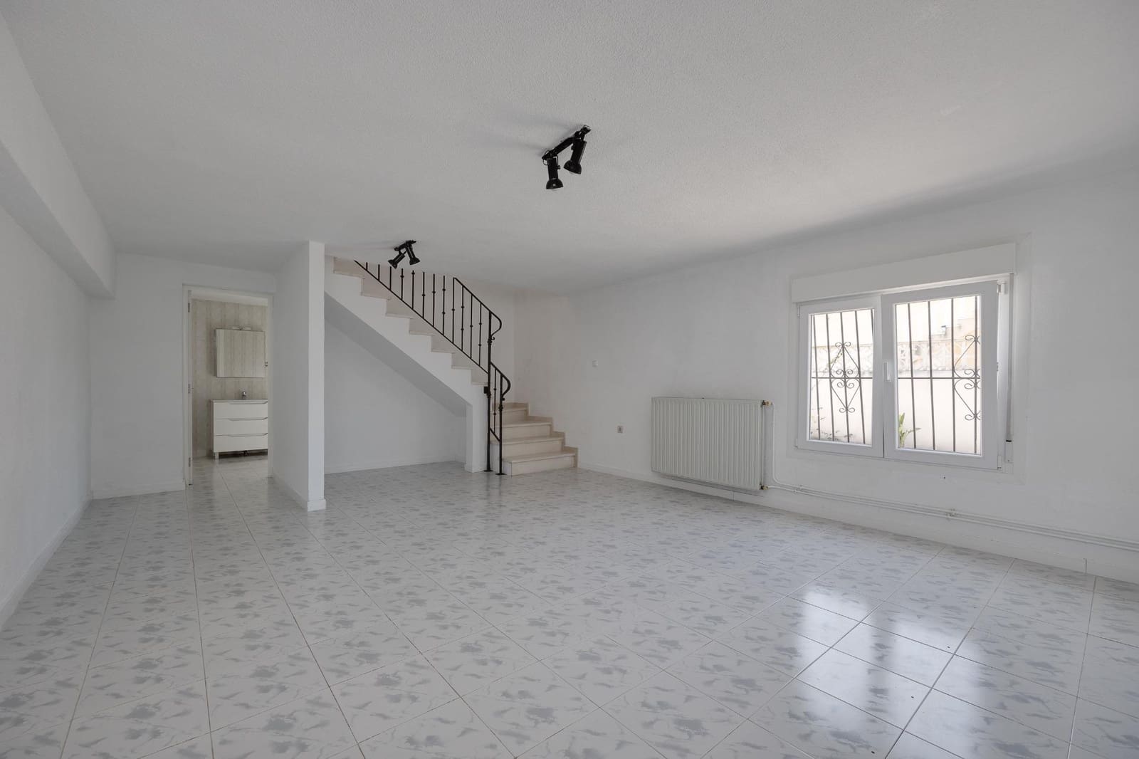 3 sypialnia Willa na sprzedaż w Torrevieja z basenem - 380 000 € (Ref: 9589746)