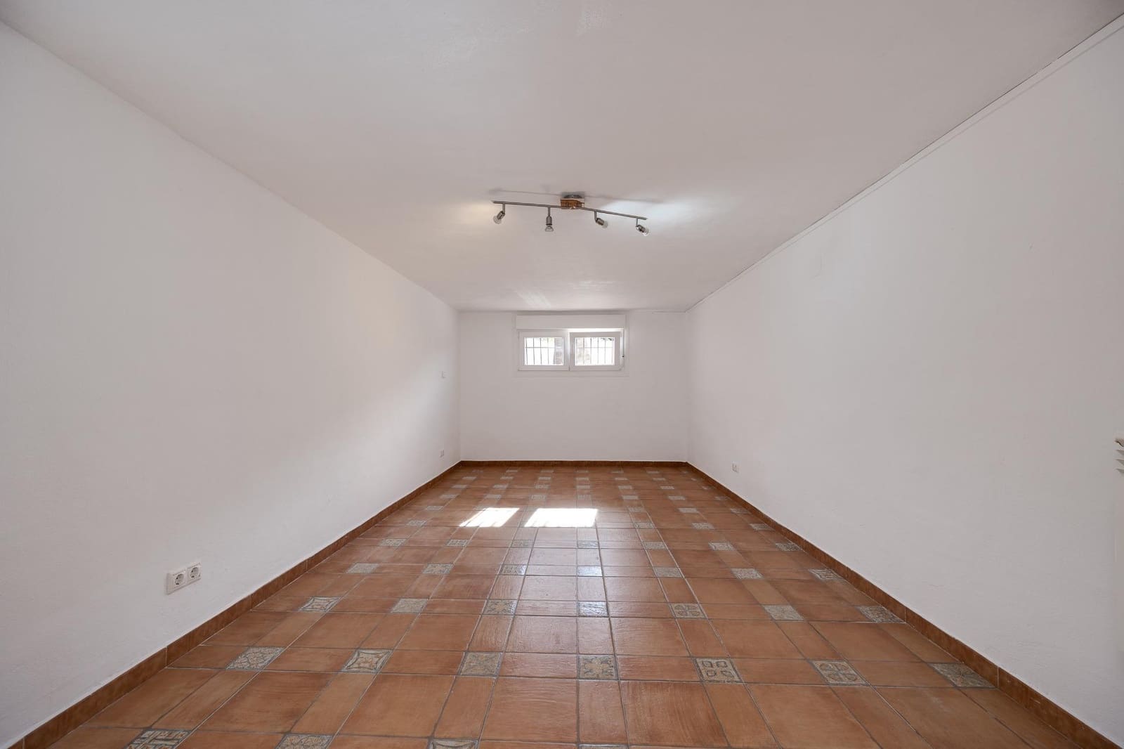 3 sypialnia Willa na sprzedaż w Torrevieja z basenem - 380 000 € (Ref: 9589746)