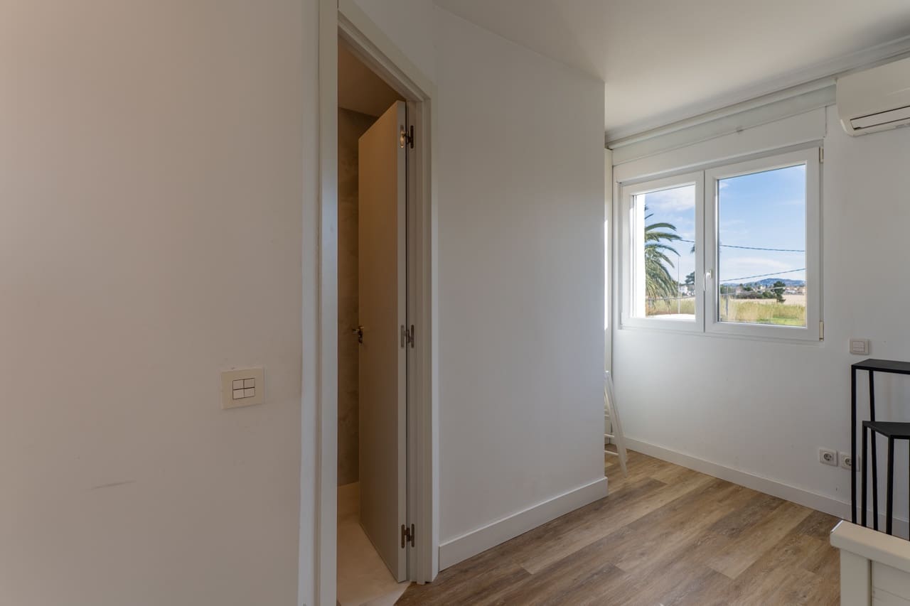 4 sypialnia Willa na sprzedaż w Denia z basenem garażem - 659 000 € (Ref: 9589747)