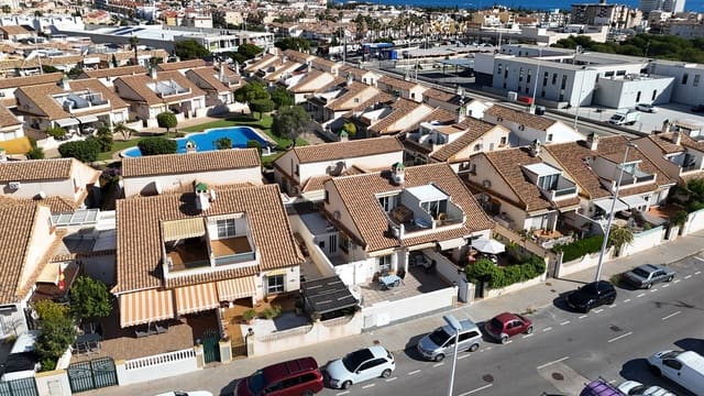 3 slaapkamer Bungalow te koop in La Zenia, Orihuela - € 329.950 (Ref: 9589763)