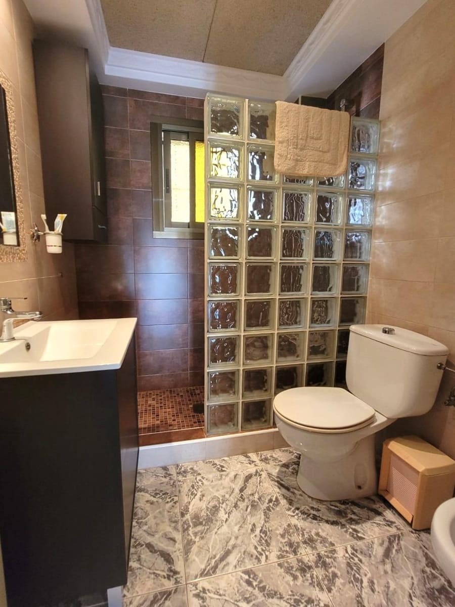 2 makuuhuone Bungalow myytävänä paikassa Torrevieja mukana uima-altaan - 169 000 € (Ref: 9589820)