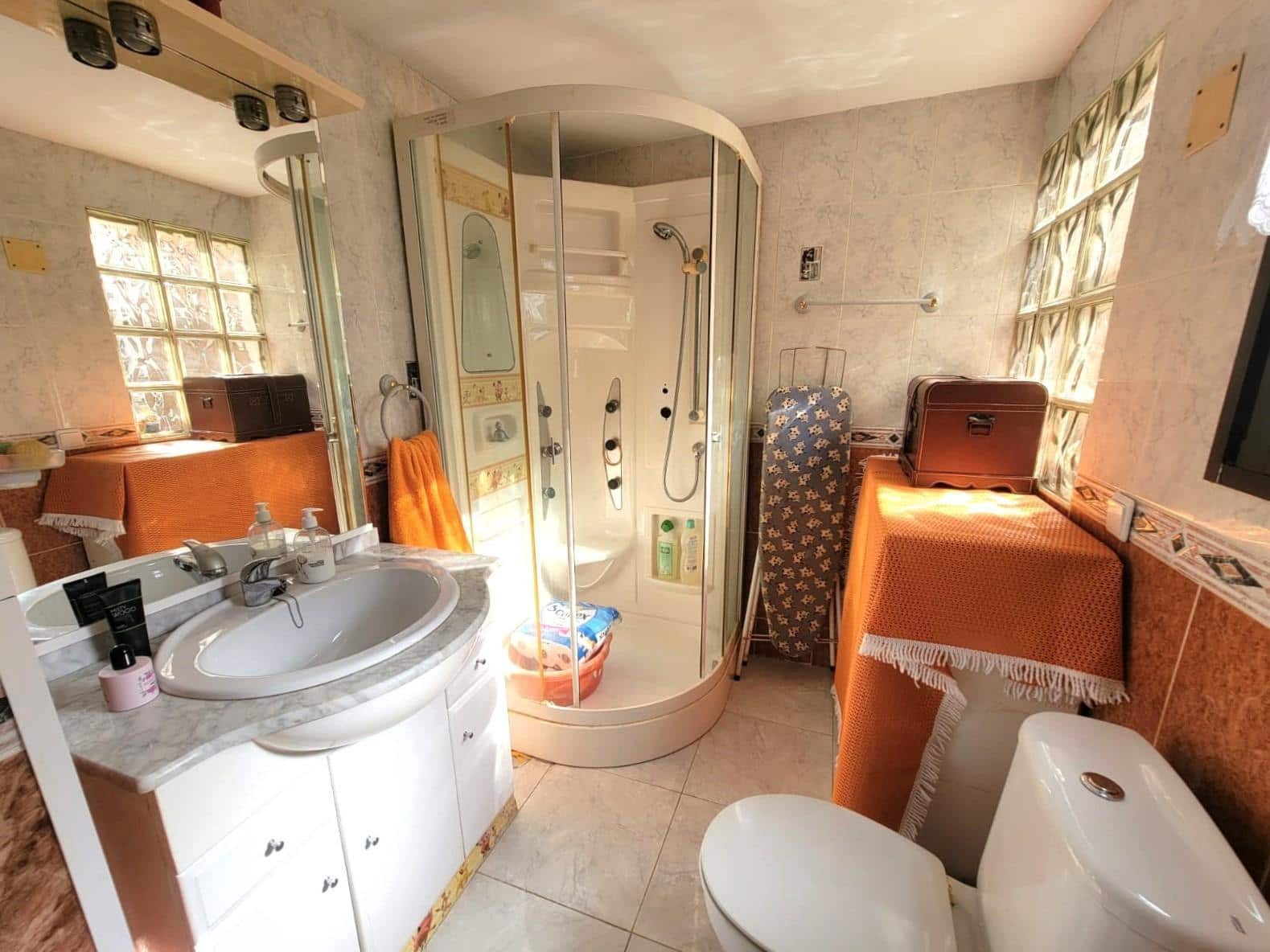 2 makuuhuone Bungalow myytävänä paikassa Torrevieja mukana uima-altaan - 169 000 € (Ref: 9589820)