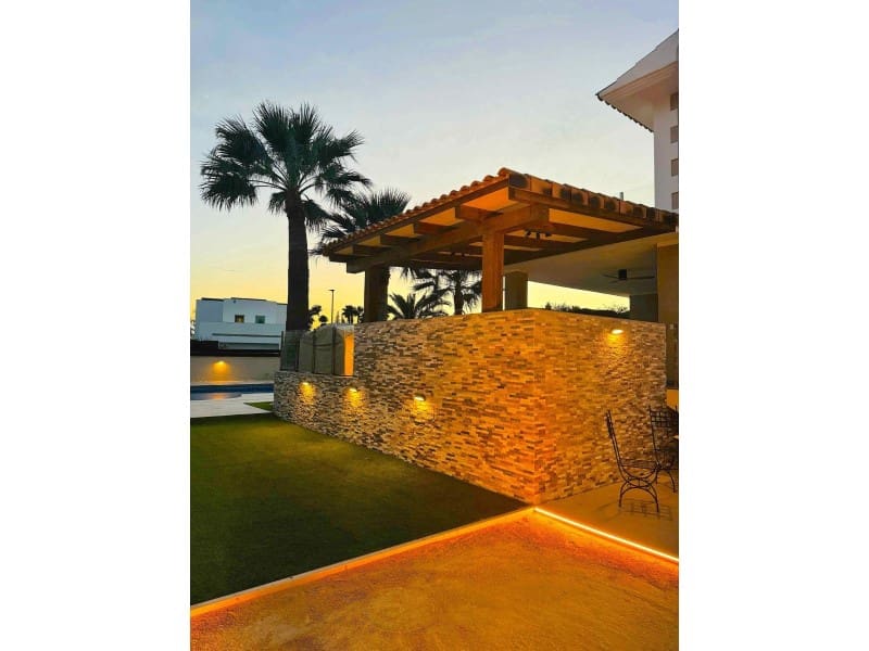 4 sypialnia Willa na sprzedaż w Alfaz del Pi / L'Alfas del Pi - 1 195 000 € (Ref: 9589861)