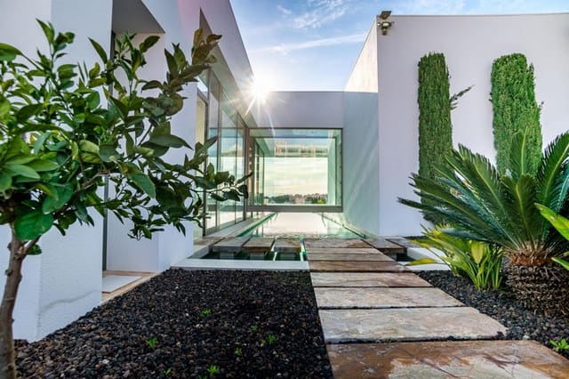 Chalet de 4 habitaciones en Orihuela Costa, Orihuela en venta con garaje - 950.000 € (Ref: 9589870)