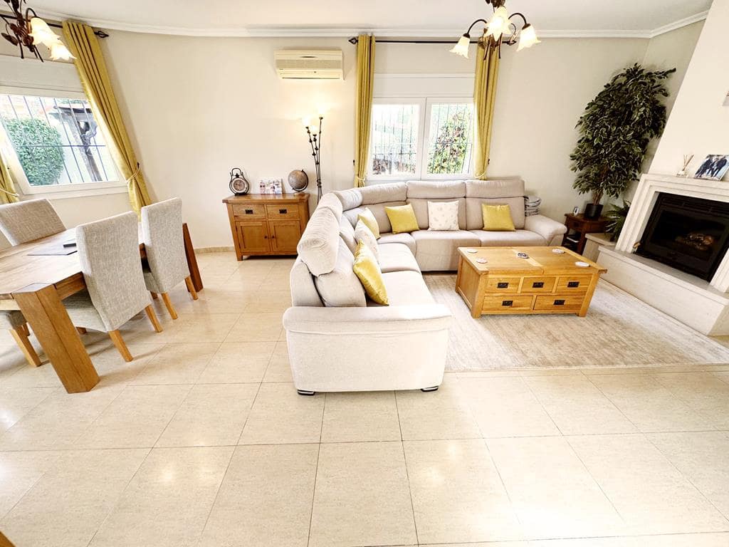 3 bedroom Villa for sale in Gea y Truyols - € 315,000 (Ref: 9589872)