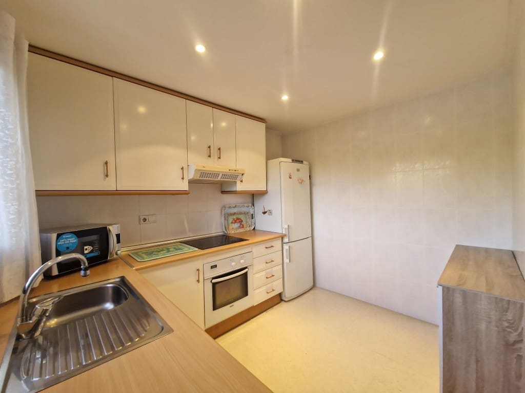 1 sovrum Lägenhet till salu i Benidorm med pool - 309 000 € (Ref: 9589889)