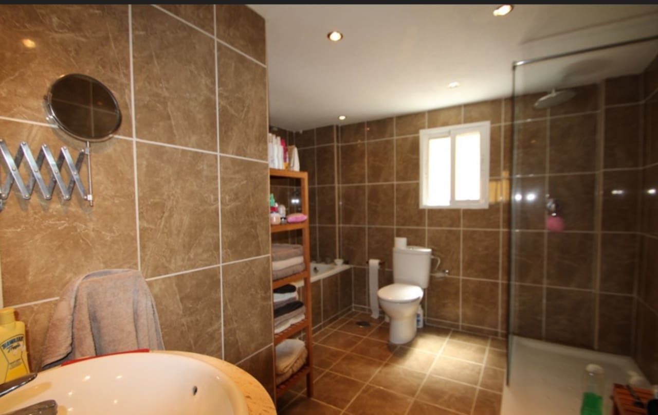 4 quarto Moradia para venda em Villamartin - 345 000 € (Ref: 9589900)