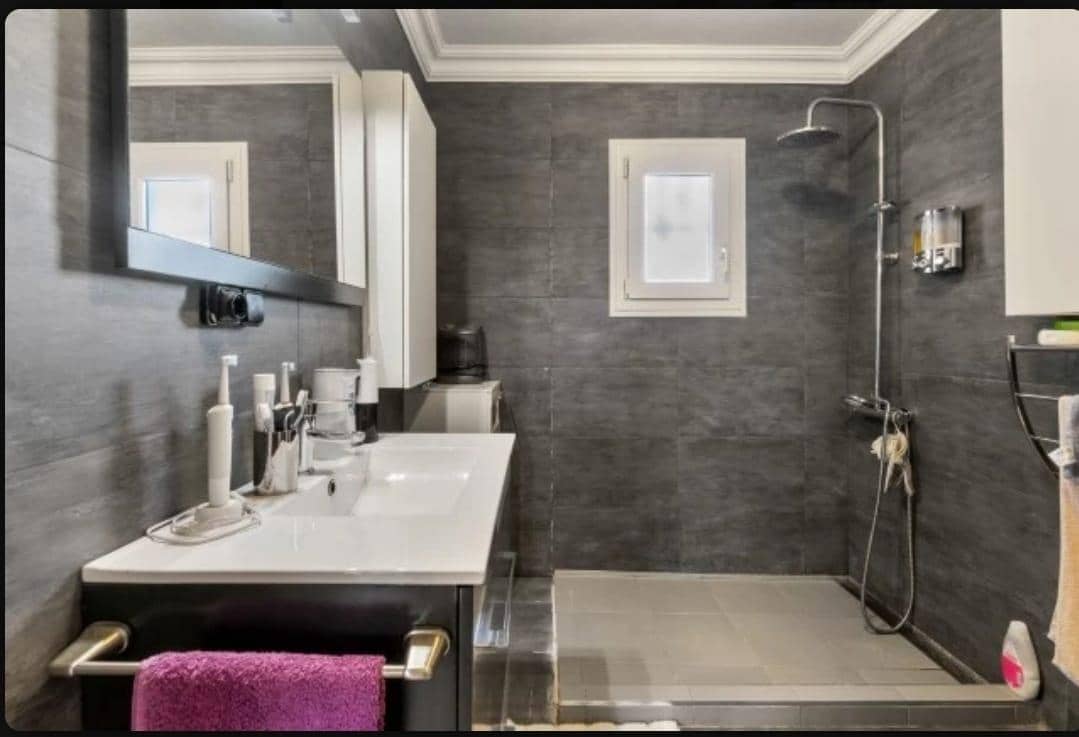 Casa de 3 habitaciones en Torrevieja en venta - 235.000 € (Ref: 9589906)