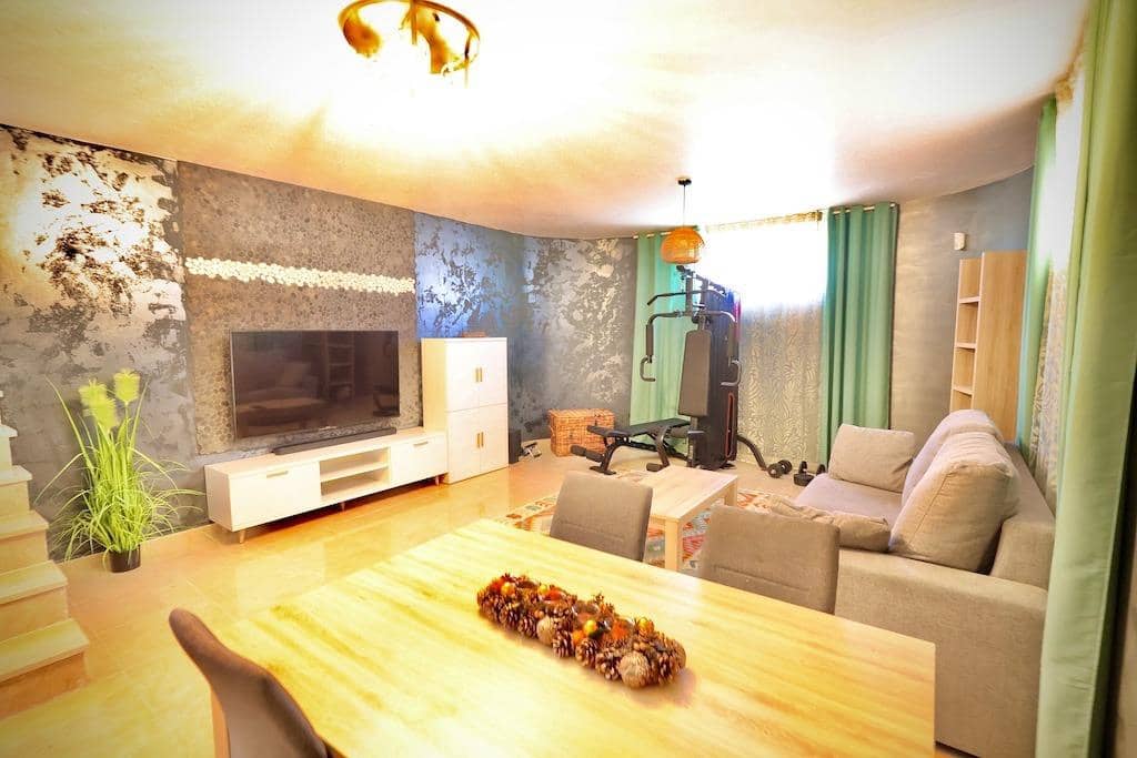 4 makuuhuone Huvila myytävänä paikassa San Miguel de Salinas mukana uima-altaan 
autotalli - 309 000 € (Ref: 9589937)