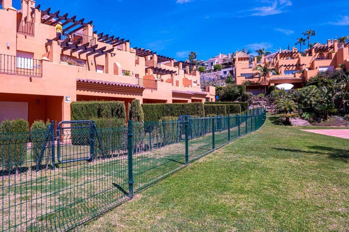 3 soveværelse Byhus til salg i Benahavis med swimmingpool - € 670.000 (Ref: 9589944)