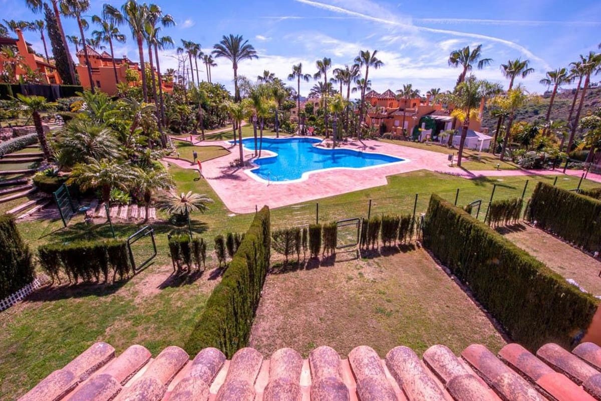 3 soveværelse Byhus til salg i Benahavis med swimmingpool - € 670.000 (Ref: 9589944)