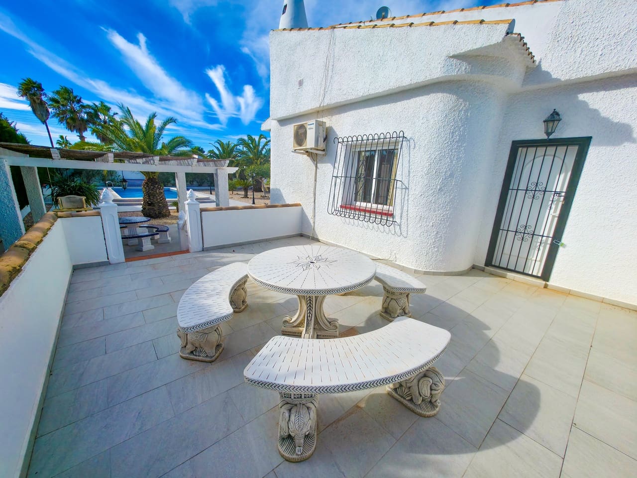 4 soverom Villa til salgs i Torrevieja med garasje - € 449 950 (Ref: 9589978)