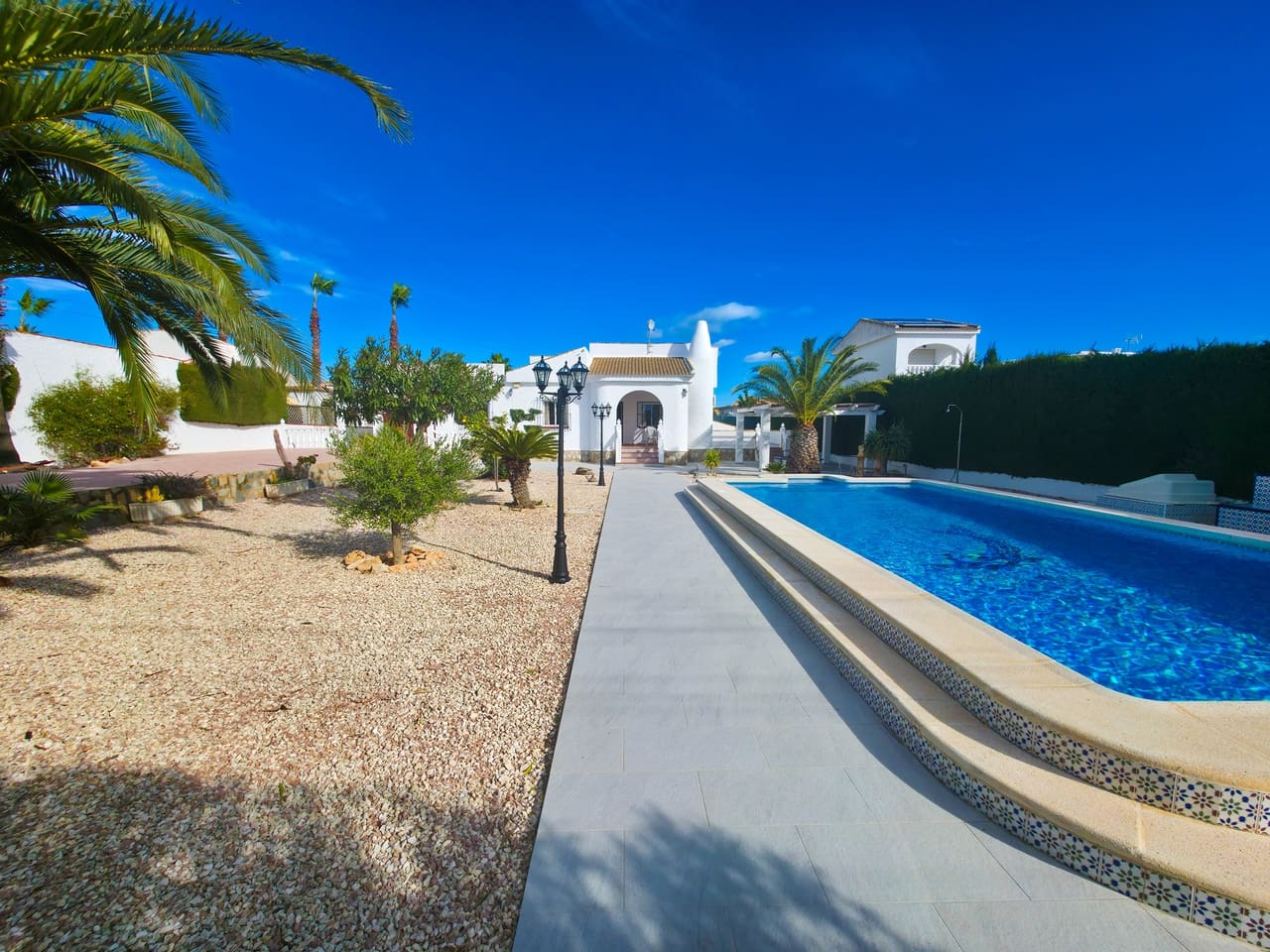 4 soverom Villa til salgs i Torrevieja med garasje - € 449 950 (Ref: 9589978)