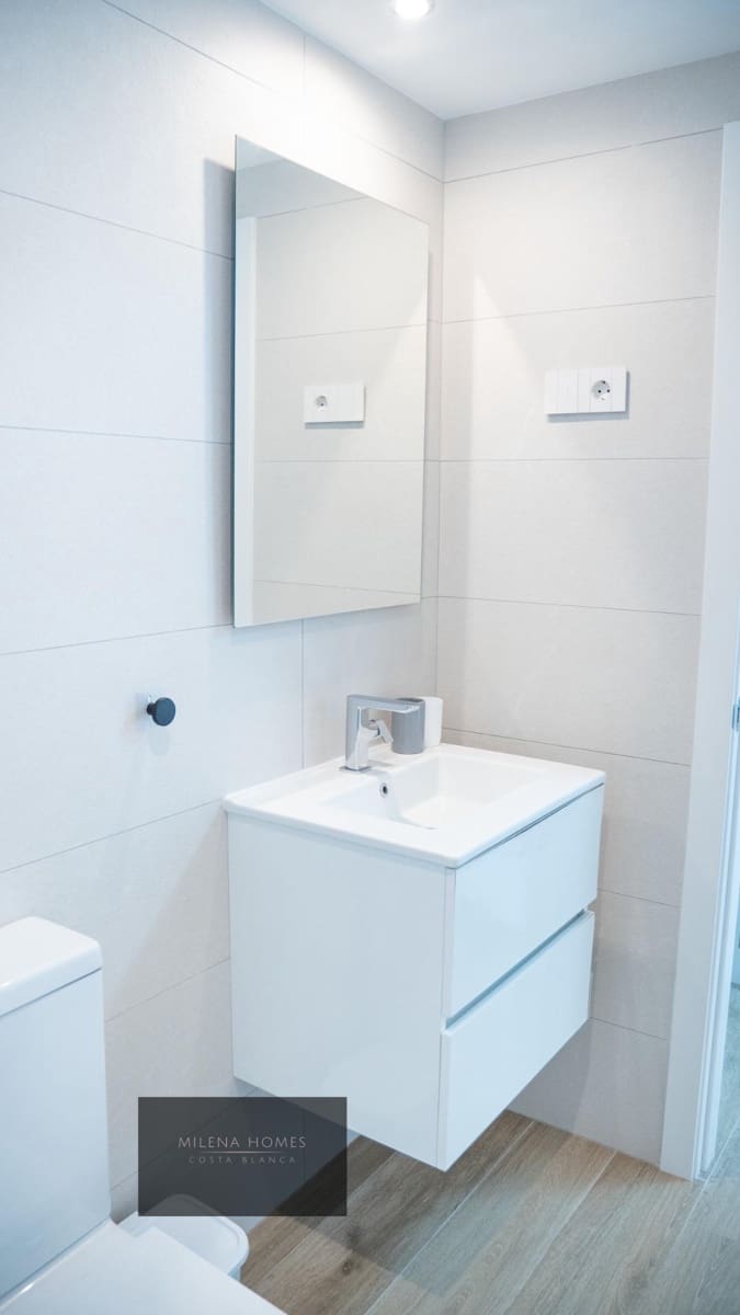 2 soverom Leilighet til salgs i Torrevieja med svømmebasseng garasje - € 559 000 (Ref: 9589980)