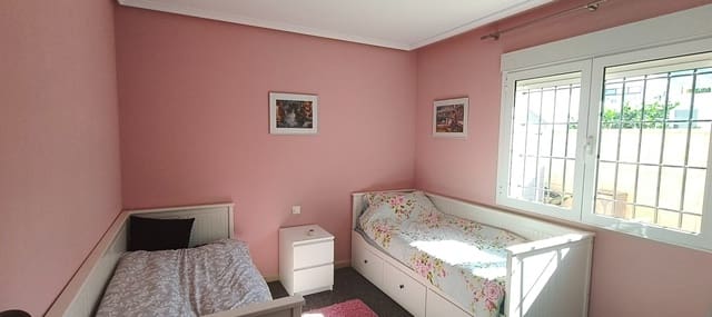 3 makuuhuone Huvila myytävänä paikassa La Romana mukana uima-altaan - 299 000 € (Ref: 9589987)