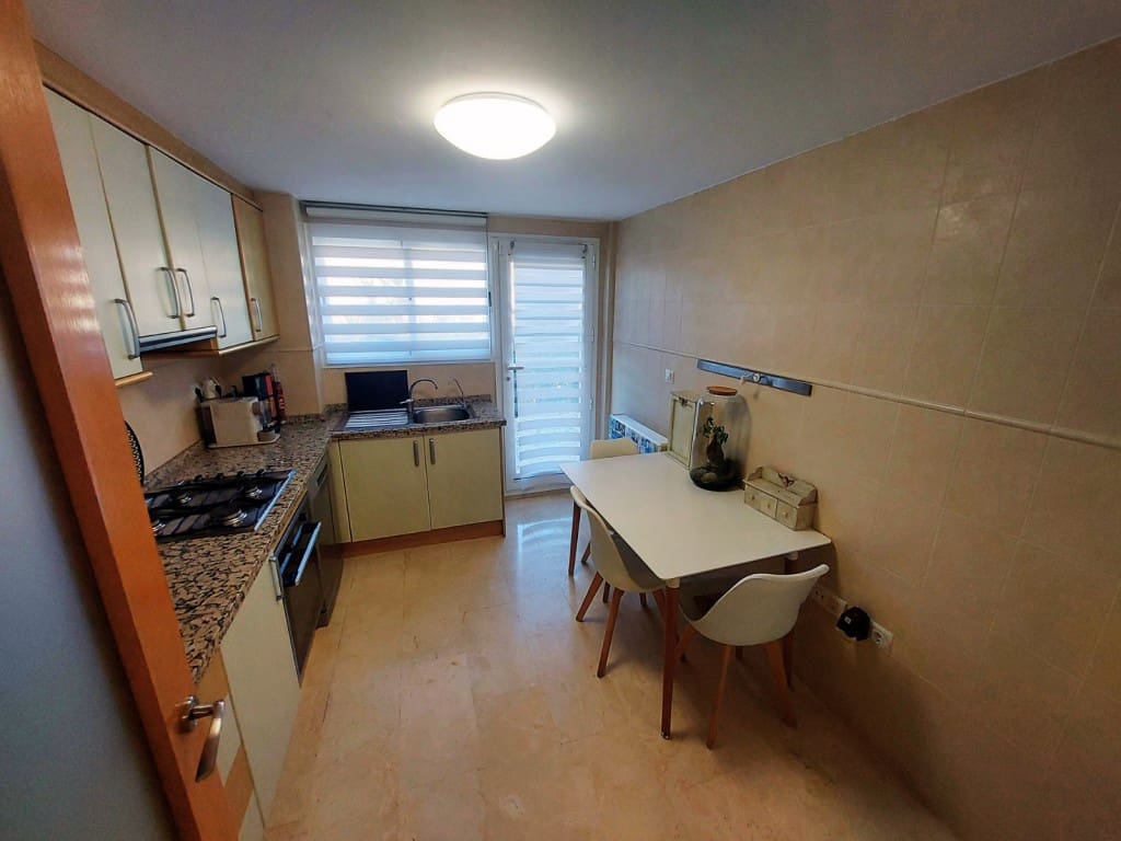 5 makuuhuone Huvila myytävänä paikassa La Nucia mukana uima-altaan - 385 000 € (Ref: 9590009)