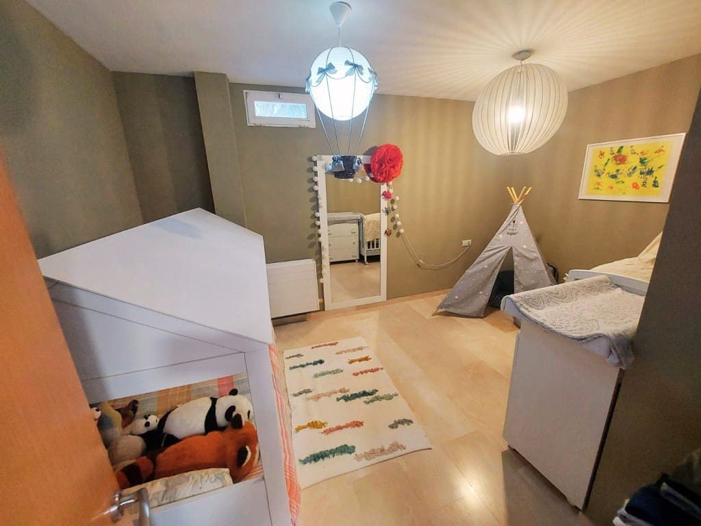 5 makuuhuone Huvila myytävänä paikassa La Nucia mukana uima-altaan - 385 000 € (Ref: 9590009)