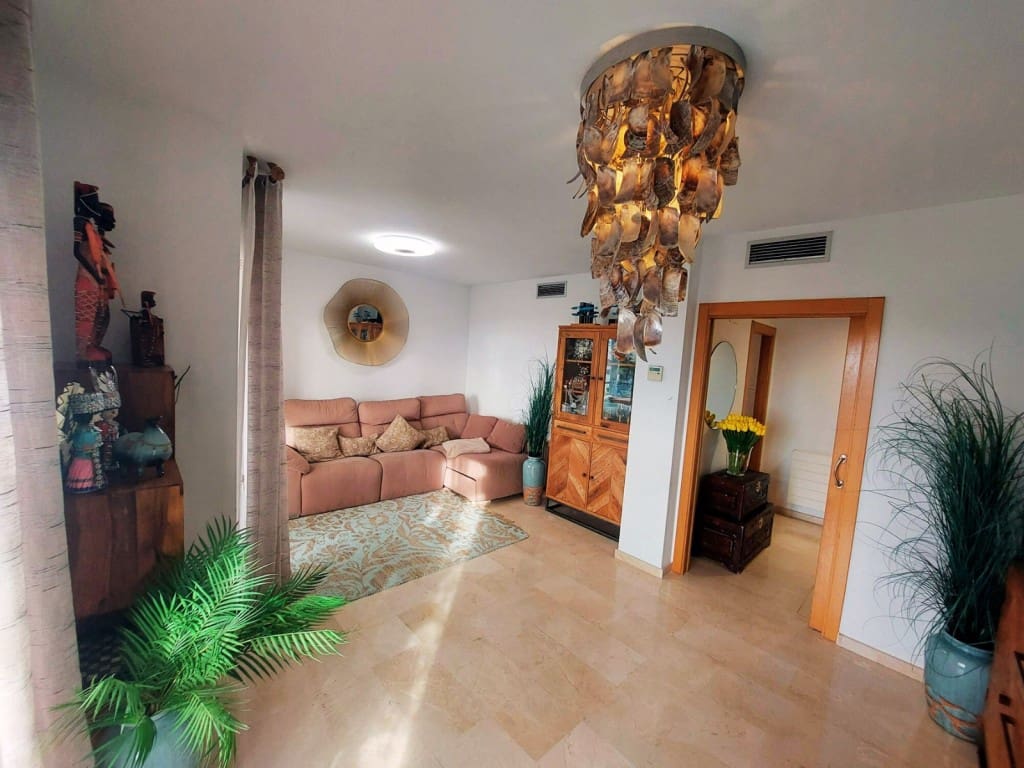 5 makuuhuone Huvila myytävänä paikassa La Nucia mukana uima-altaan - 385 000 € (Ref: 9590009)