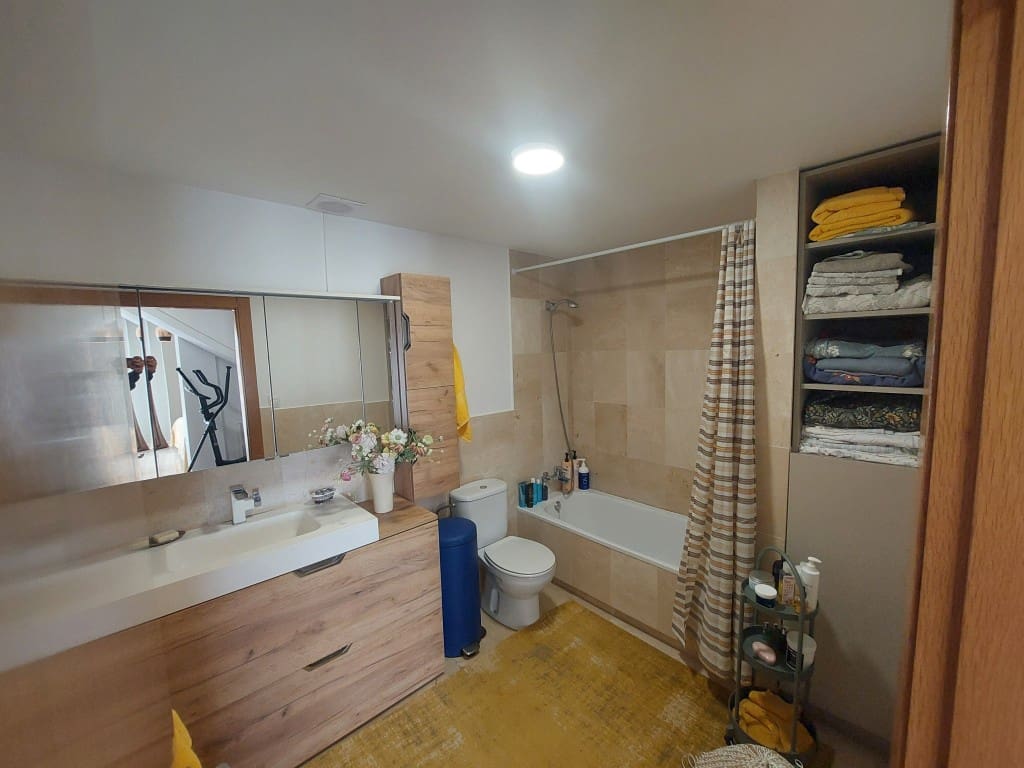 5 makuuhuone Huvila myytävänä paikassa La Nucia mukana uima-altaan - 385 000 € (Ref: 9590009)