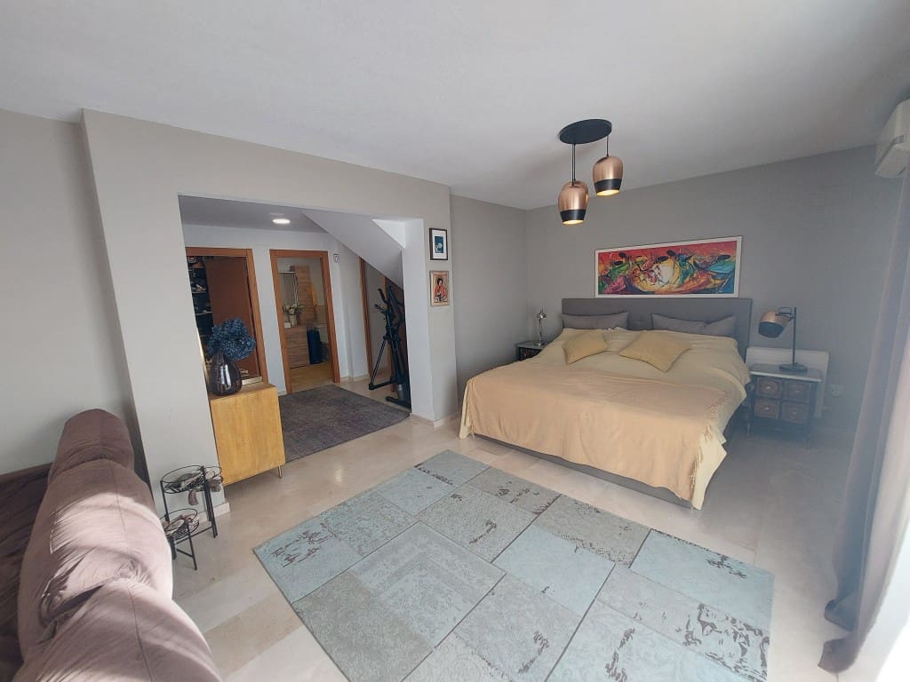 5 makuuhuone Huvila myytävänä paikassa La Nucia mukana uima-altaan - 385 000 € (Ref: 9590009)