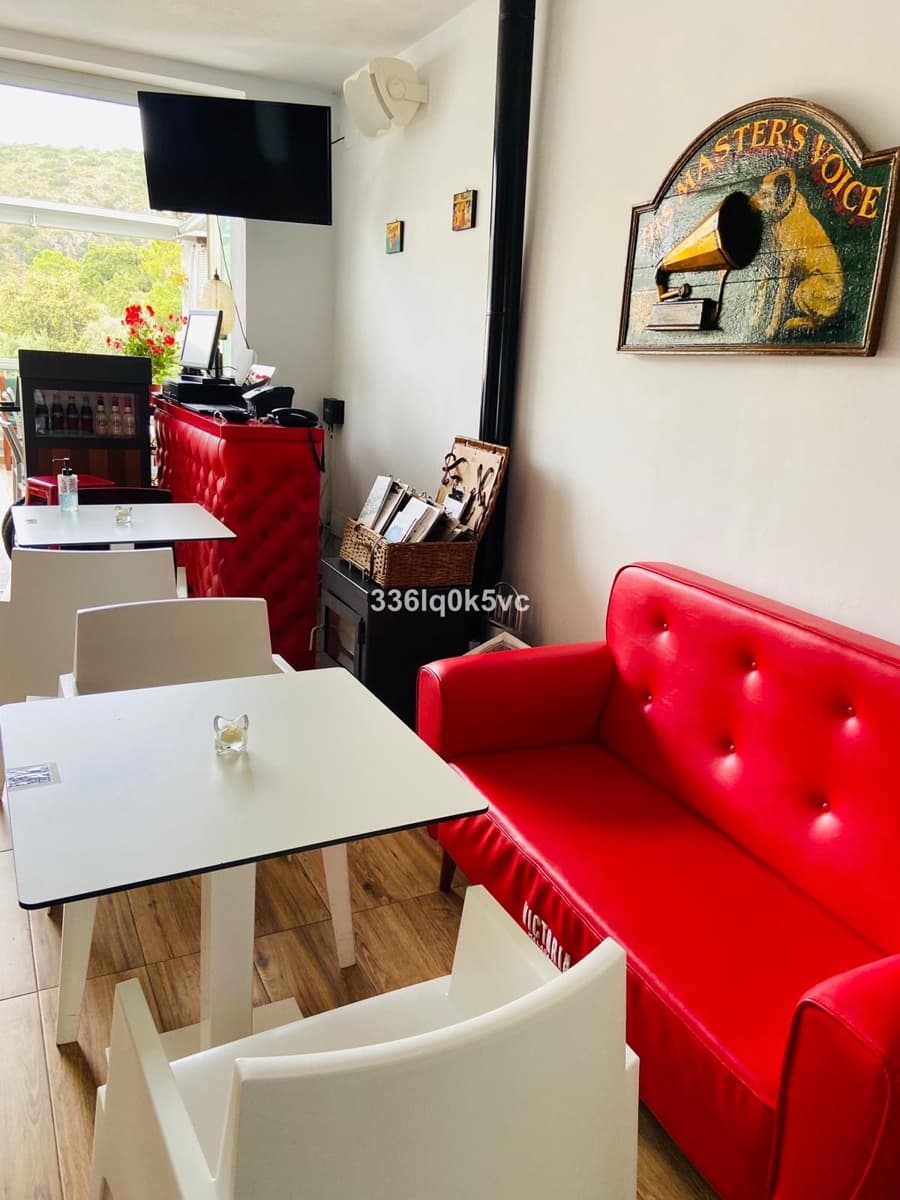 1 chambre Local Commercial à vendre à Benahavis - 460 000 € (Ref: 9590011)