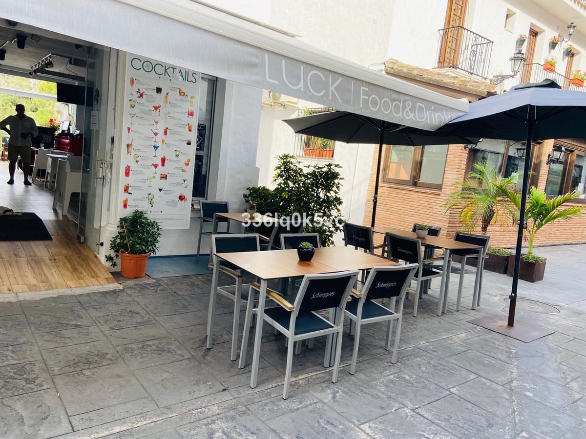 1 chambre Local Commercial à vendre à Benahavis - 460 000 € (Ref: 9590011)