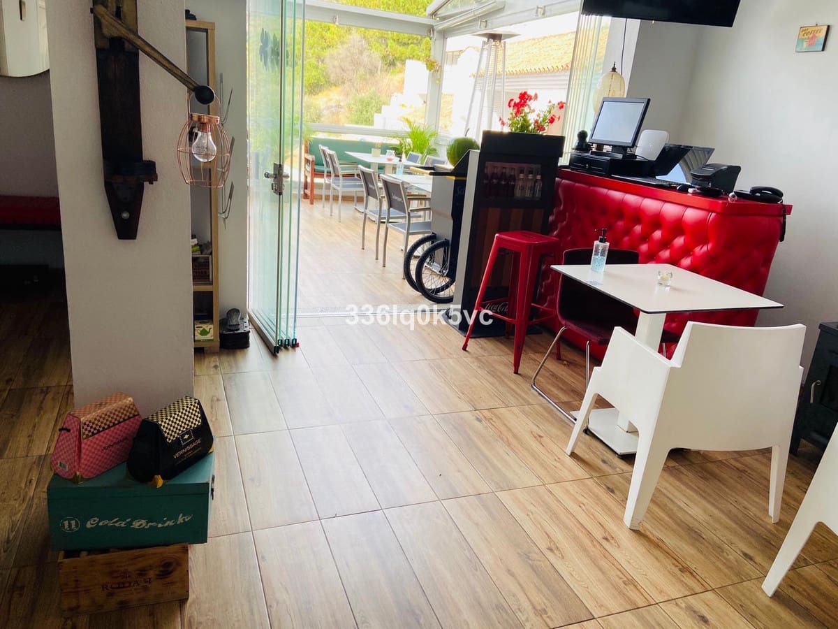 1 chambre Local Commercial à vendre à Benahavis - 460 000 € (Ref: 9590011)