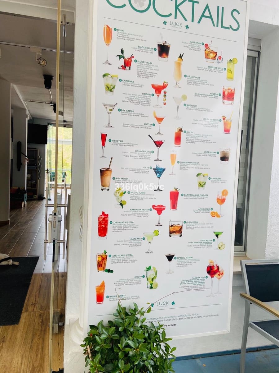 1 chambre Local Commercial à vendre à Benahavis - 460 000 € (Ref: 9590011)