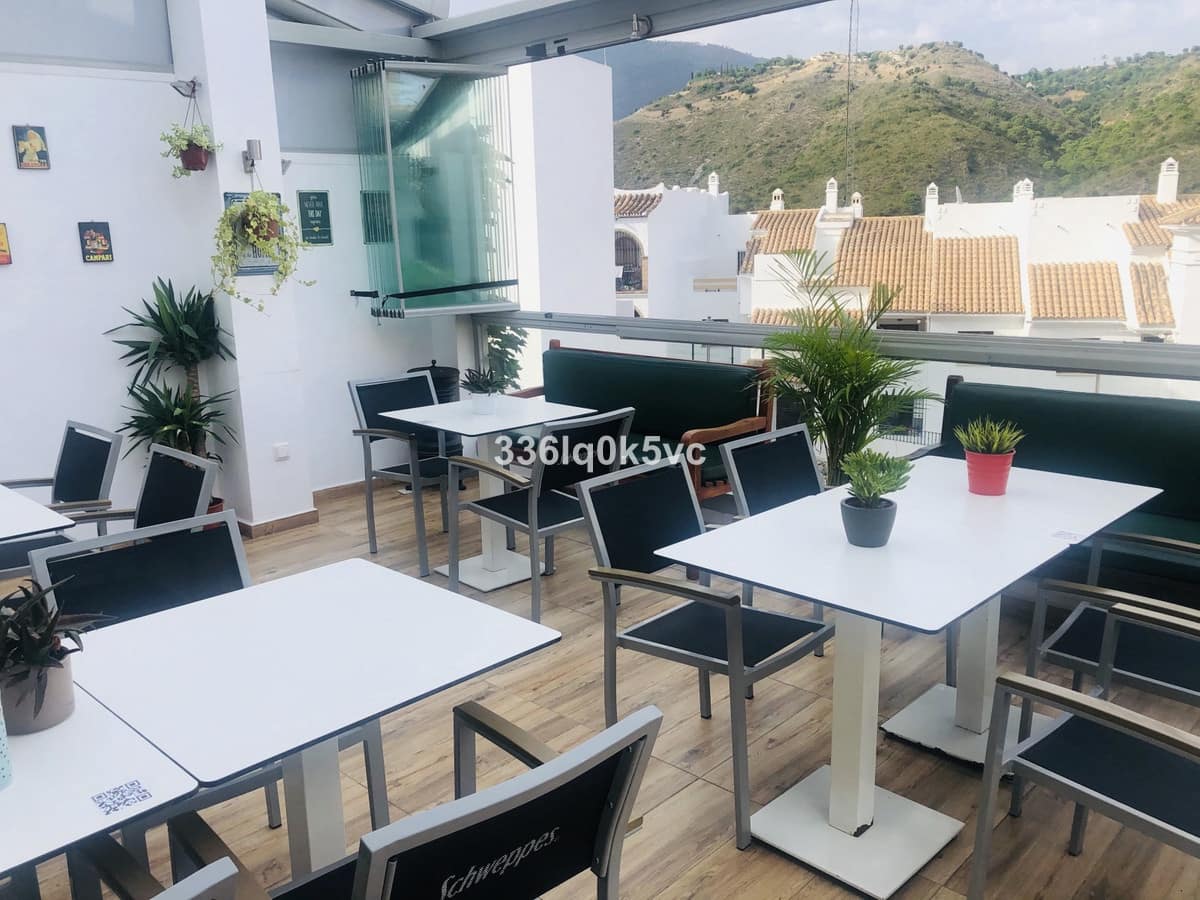 1 chambre Local Commercial à vendre à Benahavis - 460 000 € (Ref: 9590011)