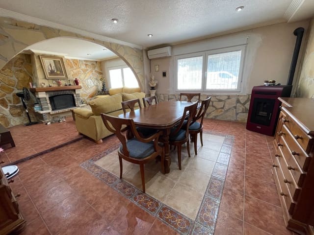 4 Zimmer Villa zu verkaufen in Crevillente / Crevillent - 265.000 € (Ref: 9590024)