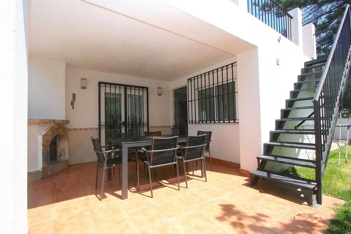 3 bedroom Villa for sale in Fuengirola with pool - € 469,000 (Ref: 9590089)