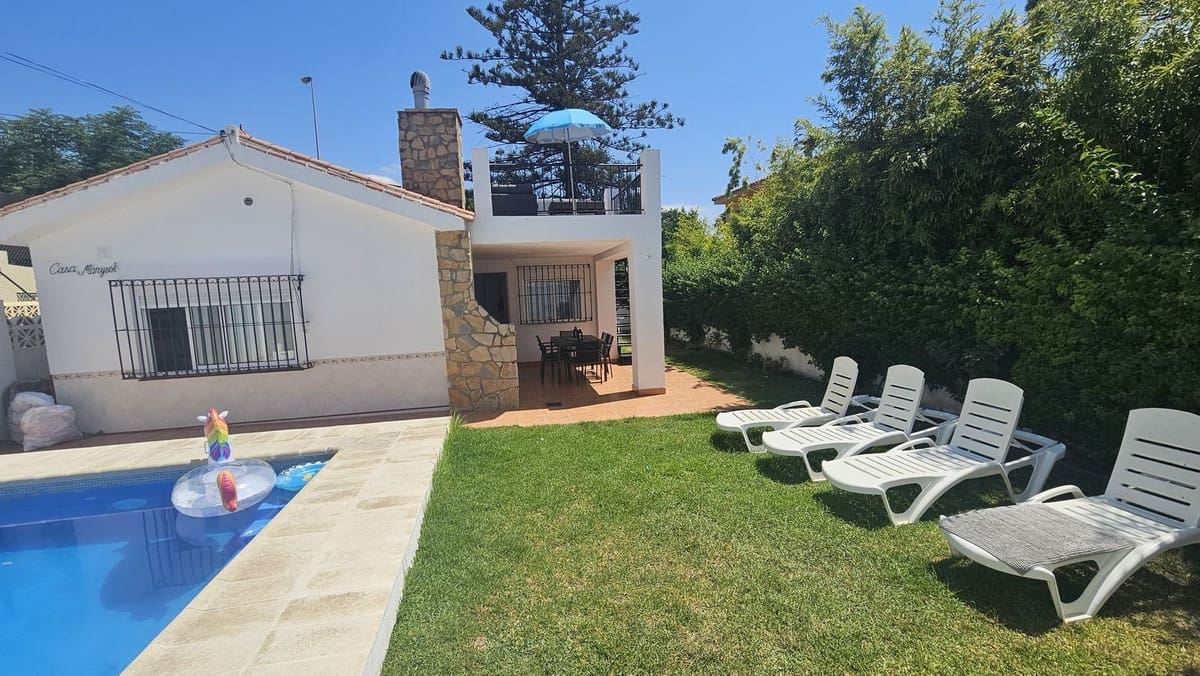 3 bedroom Villa for sale in Fuengirola with pool - € 469,000 (Ref: 9590089)