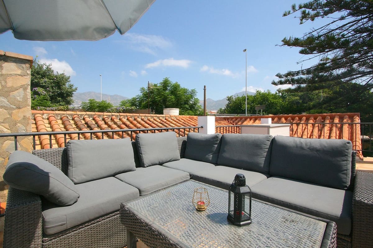3 bedroom Villa for sale in Fuengirola with pool - € 469,000 (Ref: 9590089)