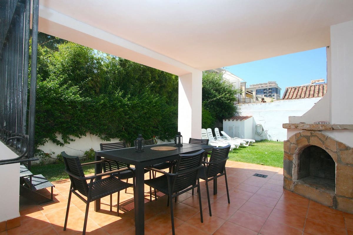 3 bedroom Villa for sale in Fuengirola with pool - € 469,000 (Ref: 9590089)